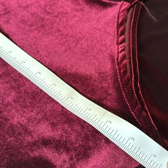 Missguided - Velvet Halterneck Bodycon Dress Burgundy. 6 - Picture 7 of 8